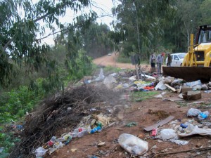 Acumulo de lixo preocupa municipio (1)