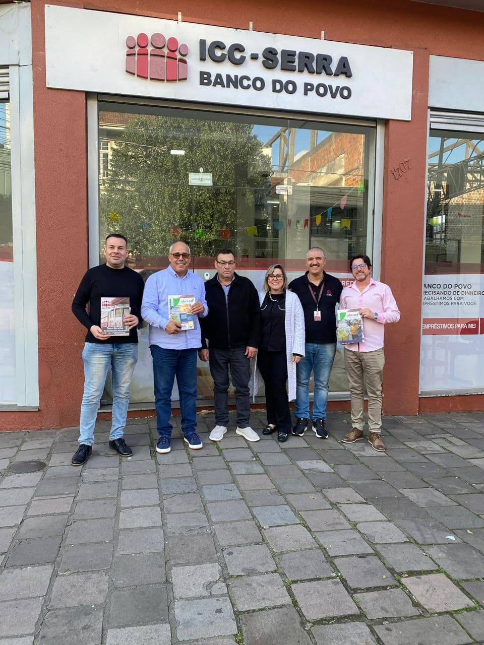 Imagem de capa da notícia: Vice-prefeito de Candiota e equipe visitam o Banco do Povo em Caxias do Sul