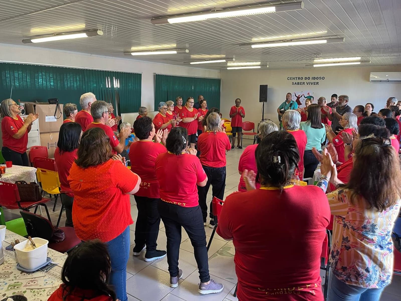 Imagem de capa da notícia: Centro do Idoso em Candiota retoma reuniões semanais com confraternização