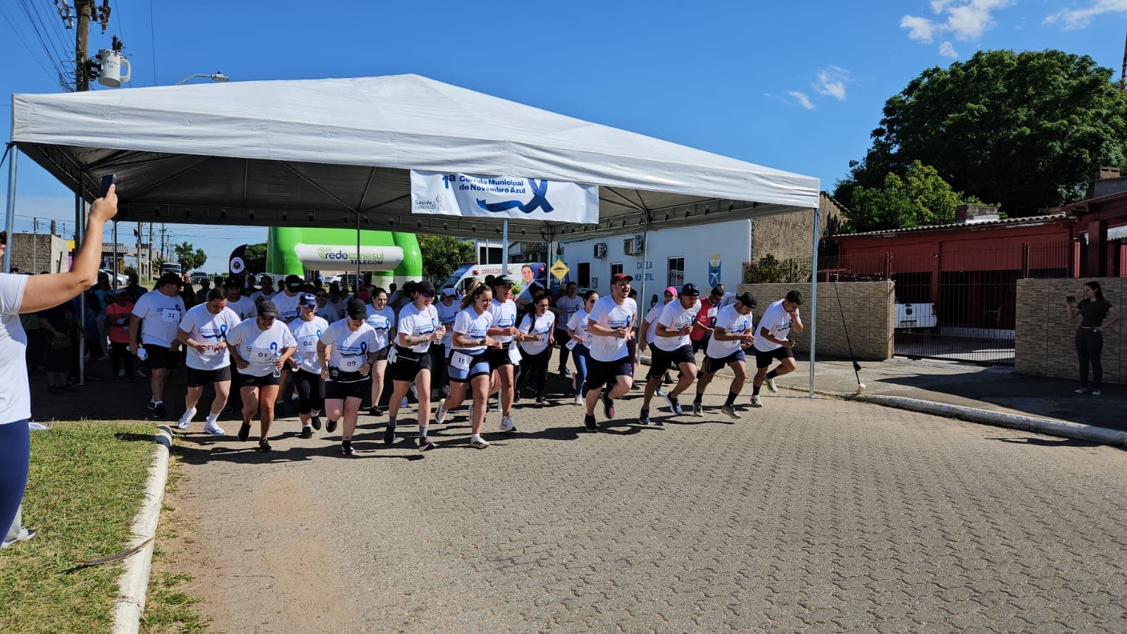 Com mais de 150 participantes inscritos, a 1ª Corrida alusiva ao Novembro Azul aconteceu nesta sexta-feira (28), em Candiota