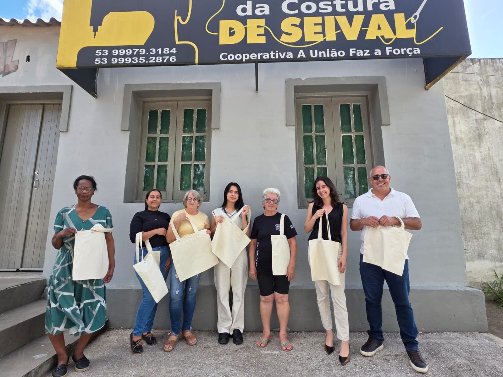 Cooperativa de Seival confecciona cerca de 200 ecobags para a Assembleia de Verão da Famurs