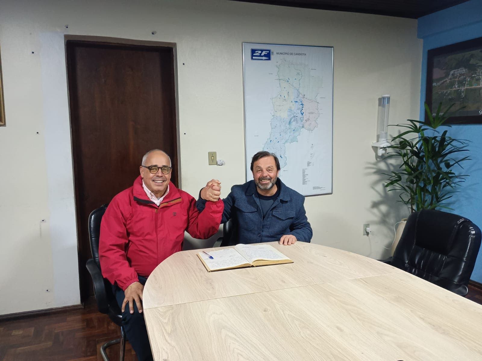 Imagem de capa da notícia: Marcelo Gregório assume a Prefeitura de Candiota de forma interina durante ausência do prefeito Folador