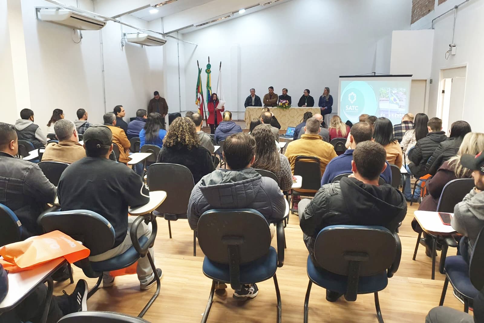 Imagem de capa da notícia: AULA INAUGURAL DOS CURSOS TÉCNICO EM ELETROMECÂNICA E TÉCNICO EM MINERAÇÃO EM CANDIOTA