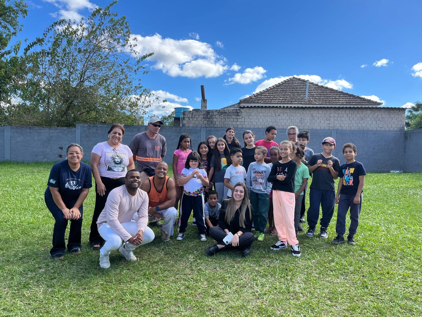 Imagem de capa da notícia: Escola Seival recebe extensão do projeto de capoeira do CRAS Fazendo Arte