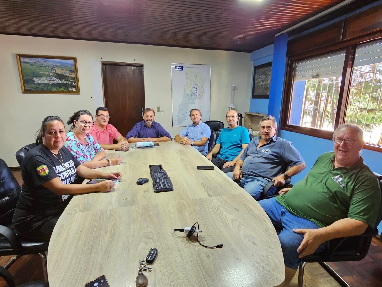 Imagem de capa da notícia: Prefeito Folador se reúne com as comissões do Carvão e das Mulheres