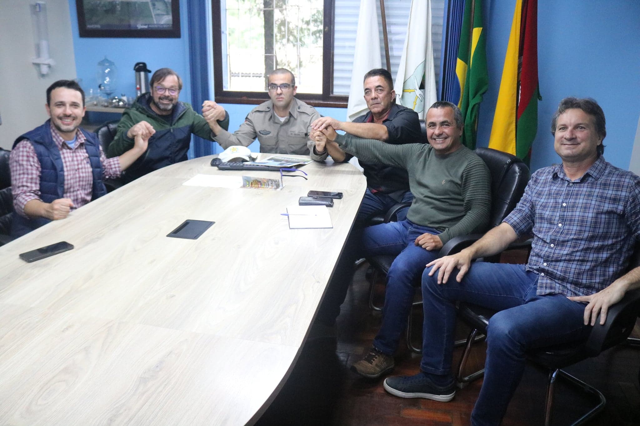 Imagem de capa da notícia: PODER EXECUTIVO DE CANDIOTA COMEMORA CHEGADA DE NOVO POLICIAL MILITAR