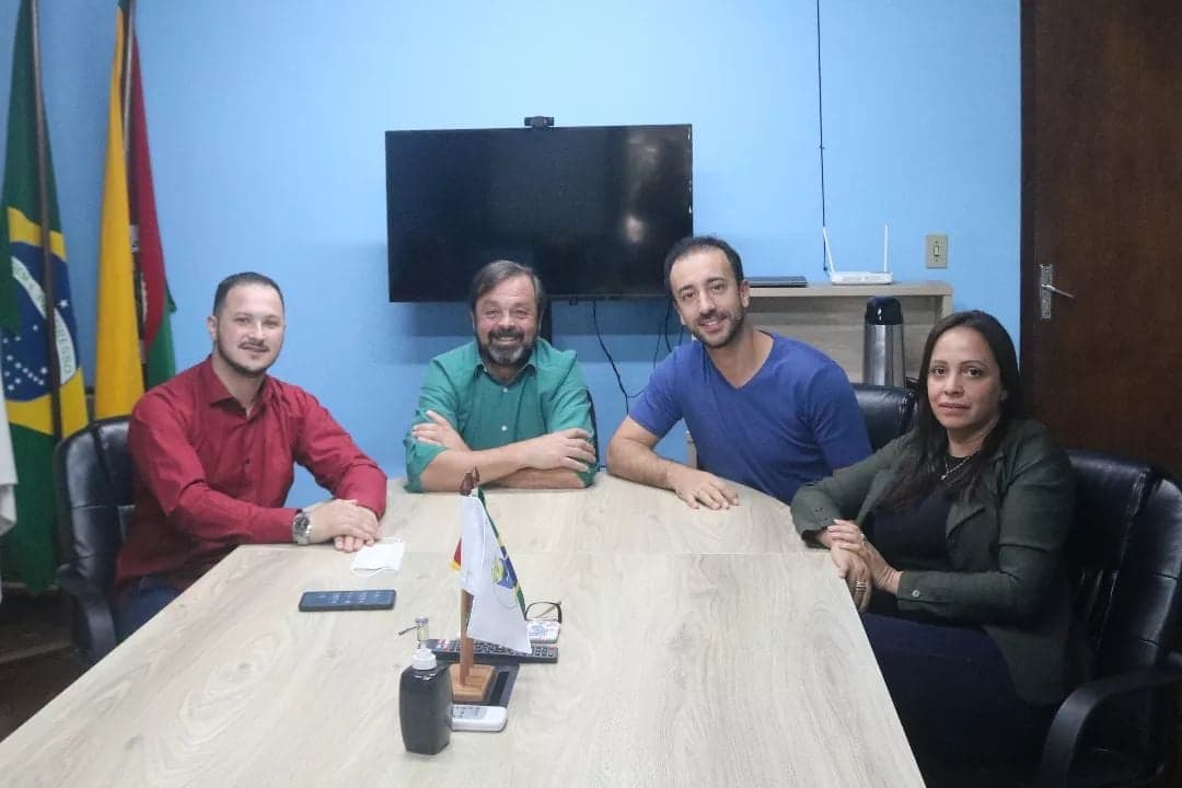 Imagem de capa da notícia: PREFEITURA DE CANDIOTA RECEBE NOVO MÉDICO TRAUMATOLOGISTA